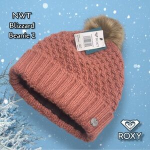 ROXY Women's Blizzard Beanie Pom Hat NWT One Size Dusty Rose